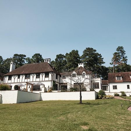 サザンパインズ Duncraig Manor Bed & Breakfast エクステリア 写真