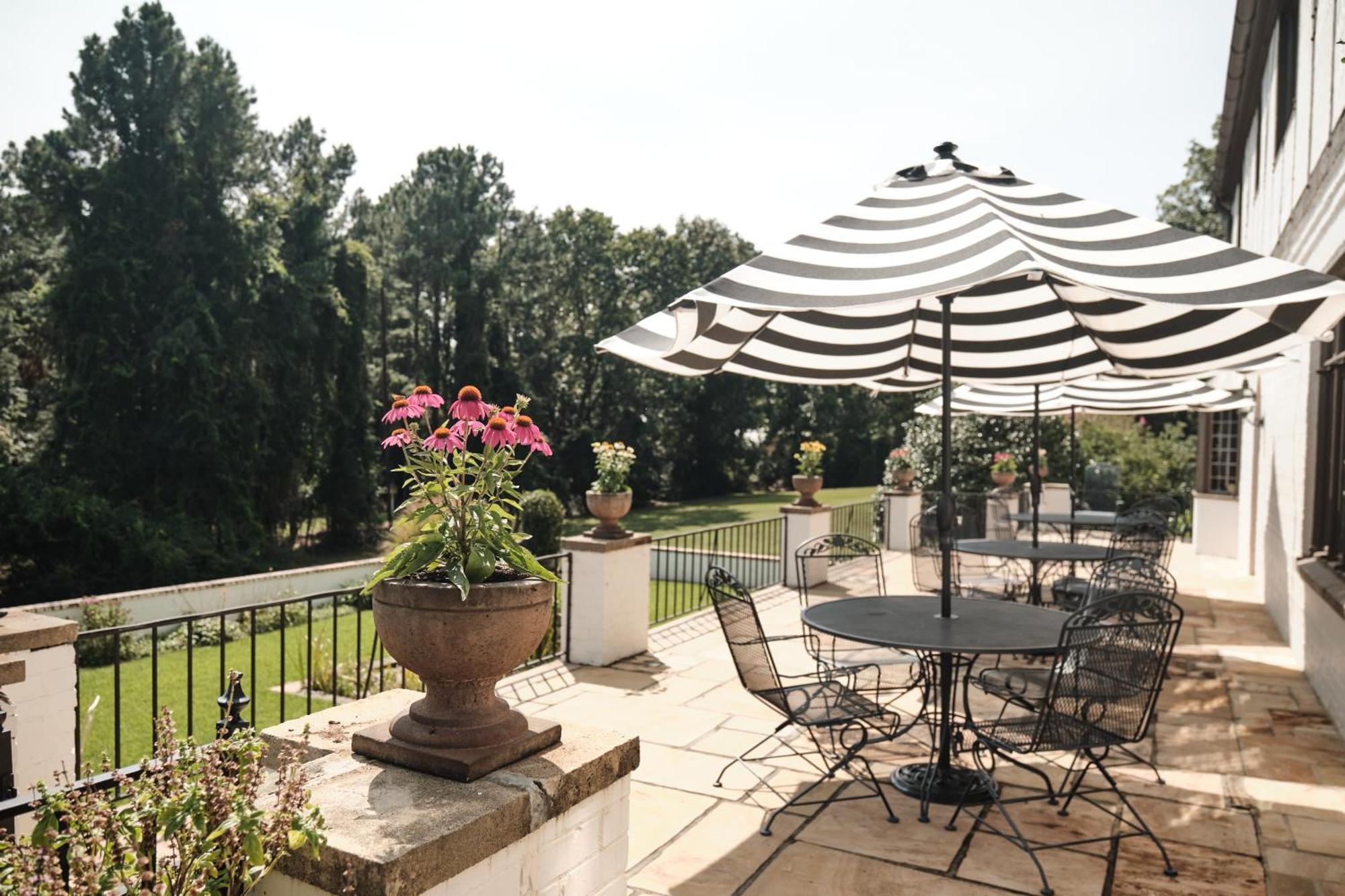 サザンパインズ Duncraig Manor Bed & Breakfast エクステリア 写真
